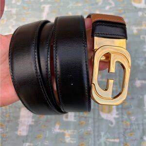 Gucci Reversible Belt ( PRICE FIRM)